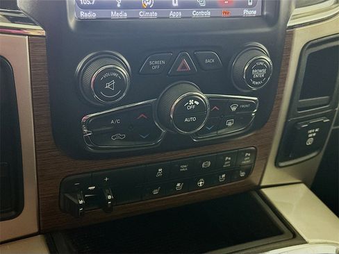 Used 2018 RAM 2500 Laramie w/ Convenience Group image 18