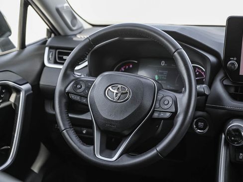Used 2023 Toyota RAV4 XLE Premium AWD/4WD image 15