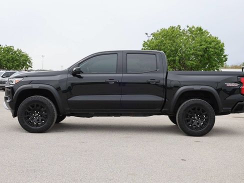 Used 2023 Chevrolet Colorado Trail Boss w/ Technology Package AWD/4WD image 8