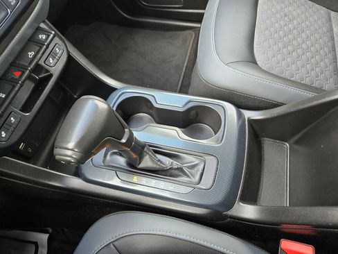 Used 2018 Chevrolet Colorado Z71 AWD/4WD image 12