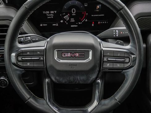 Used 2025 GMC Yukon AT4 w/ AT4 Premium Package AWD/4WD image 34