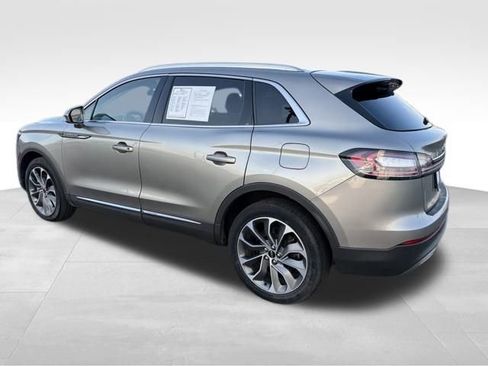 Used 2023 Lincoln Nautilus Reserve image 4