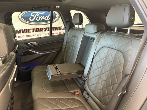 Used 2025 BMW X5 M60i w/ Executive Package image 16