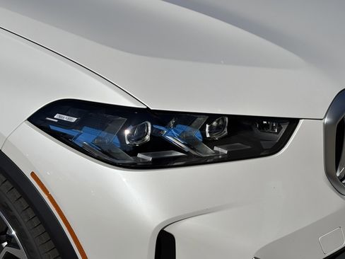 Used 2026 BMW X5 xDrive50e w/ Executive Package image 11