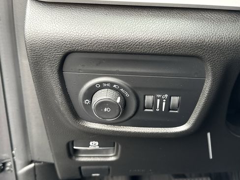 Used 2022 Jeep Grand Cherokee L Limited image 30