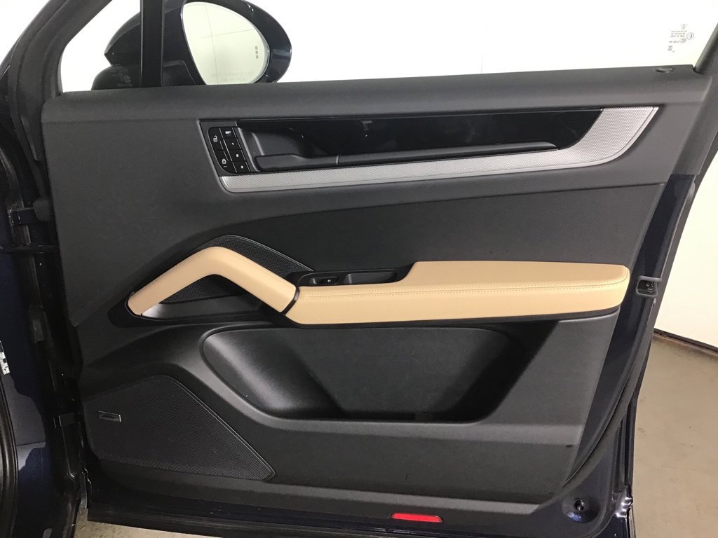 Certified 2026 Porsche Cayenne Coupe AWD/4WD image 18