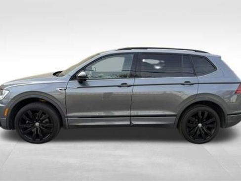 Used 2021 Volkswagen Tiguan SE R-Line AWD/4WD image 10