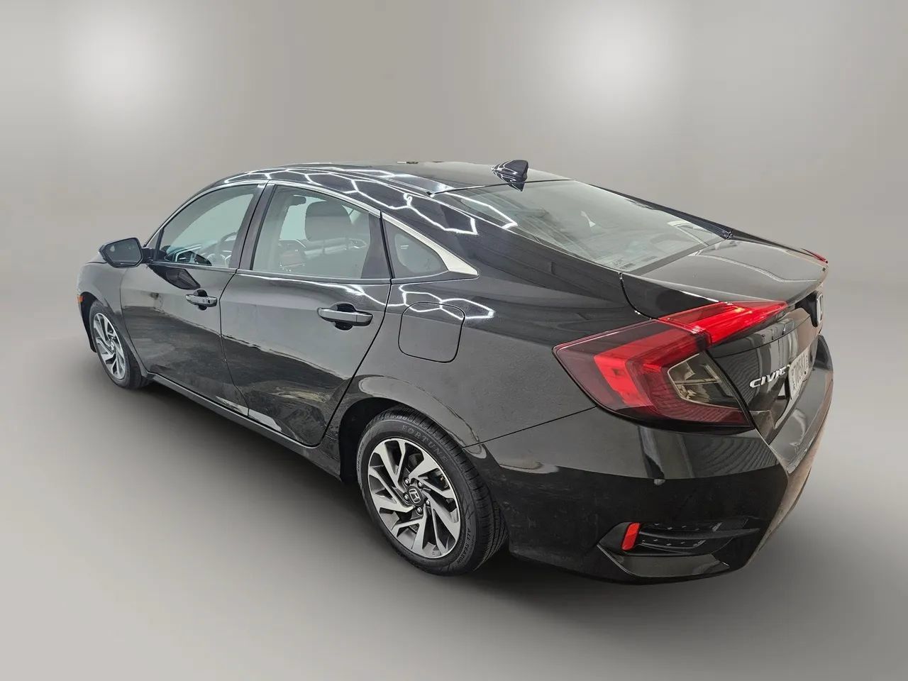 Used 2018 Honda Civic EX image 7