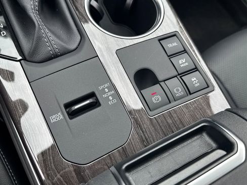 New 2026 Toyota Highlander Platinum AWD/4WD image 32