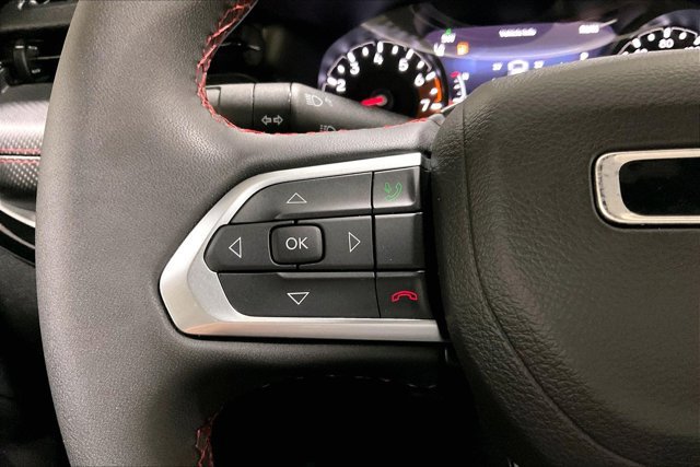 Used 2025 Jeep Compass Trailhawk w/ Sun & Sound Group AWD/4WD image 18