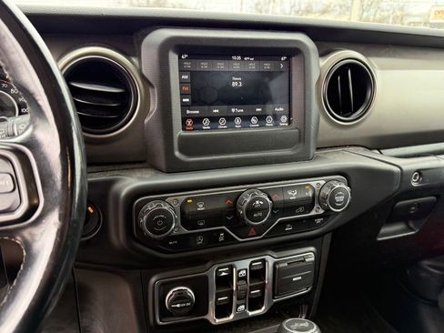 Used 2021 Jeep Wrangler Unlimited Sport image 19