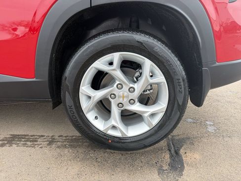 New 2026 Chevrolet Trax LS w/ LS Convenience Package FWD image 33