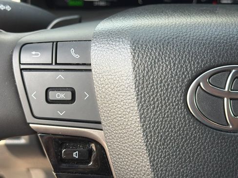 Used 2025 Toyota Camry XSE FWD image 25