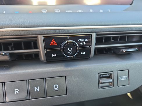 New 2026 Nissan Leaf Platinum+ image 28