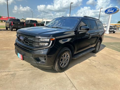 New 2025 Ford Expedition Active image 17