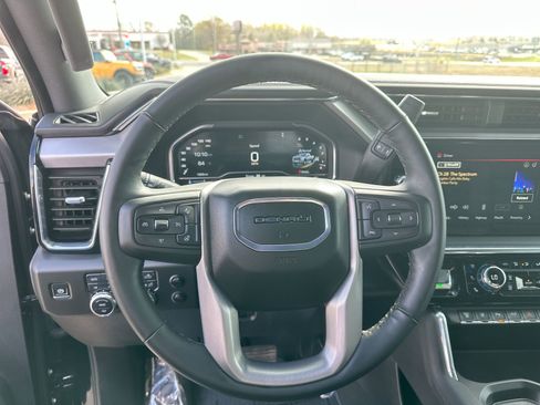 Used 2025 GMC Sierra 3500 Denali w/ Denali Reserve Package image 14