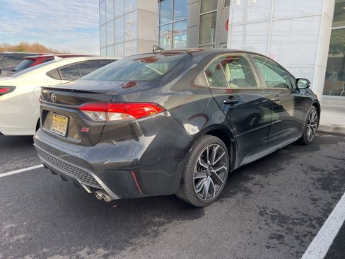 Used 2022 Toyota Corolla SE image 3