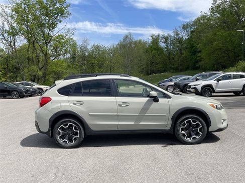 Used 2015 Subaru Crosstrek 2.0i Premium AWD/4WD image 3