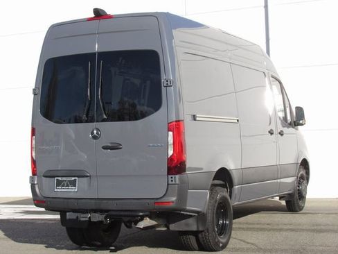 Used 2024 Mercedes-Benz Sprinter 3500 image 6