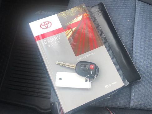 Used 2015 Toyota Camry SE image 35