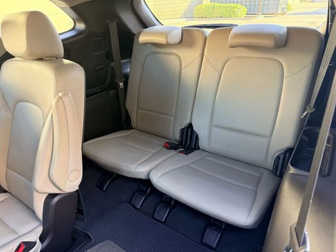 Used 2017 Hyundai Santa Fe Limited image 14