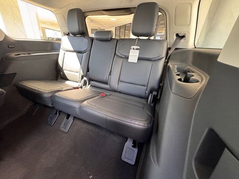 New 2026 Ford Expedition Platinum w/ Driver's Package image 27