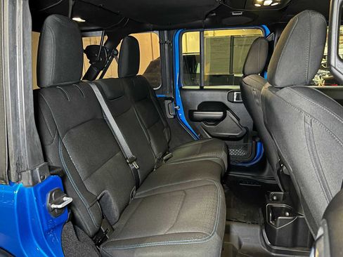Used 2021 Jeep Wrangler Unlimited Islander image 15