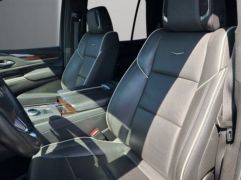 Used 2022 Cadillac Escalade Premium Luxury w/ Performance Package AWD/4WD image 13