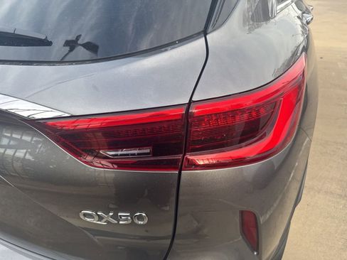 Used 2019 INFINITI QX50 Essential w/ Premium Audio Package image 15