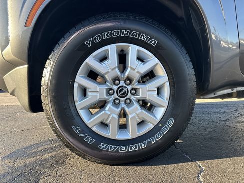 Used 2022 Nissan Frontier SV image 12