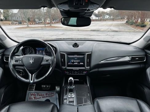 Used 2017 Maserati Levante image 27