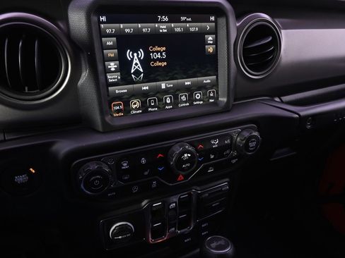 Used 2023 Jeep Wrangler Unlimited Sport image 28