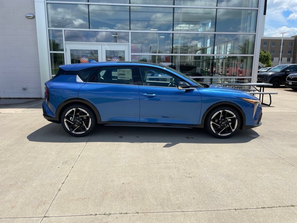 New 2026 Kia K4 GT-Line w/ GT-Line Premium Package FWD image 4