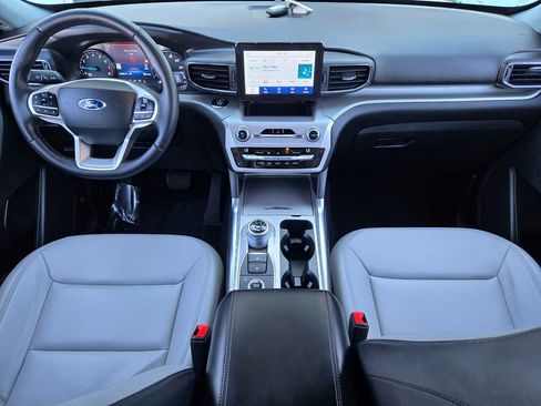 Used 2021 Ford Explorer XLT w/ Equipment Group 202A image 12