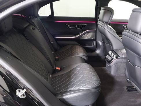 Used 2021 Mercedes-Benz S 580 4MATIC Sedan w/ AMG Line image 38