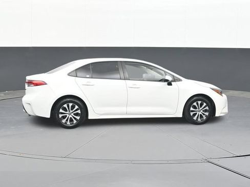 Used 2022 Toyota Corolla LE FWD image 16