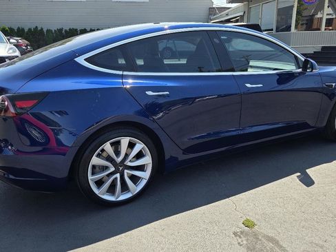 Used 2018 Tesla Model 3 Long Range RWD image 7