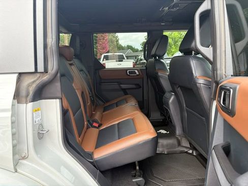 Used 2024 Ford Bronco Outer Banks AWD/4WD image 12