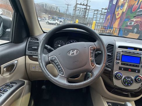 Used 2012 Hyundai Santa Fe GLS image 16