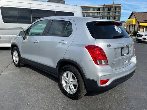 Used 2020 Chevrolet Trax LS w/ Tint and Cruise Package FWD image 5