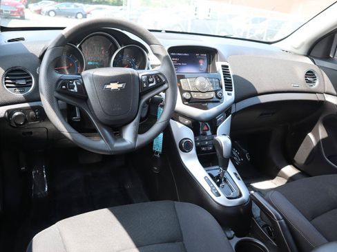 Used 2016 Chevrolet Cruze LT FWD image 16