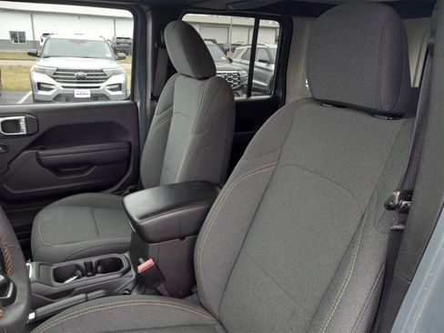 Used 2024 Jeep Wrangler Unlimited Sport image 11