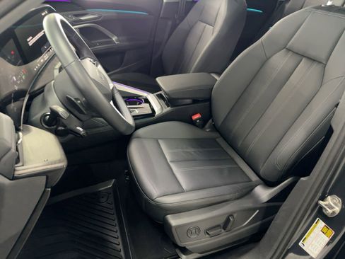 Certified 2025 Audi Q5 Premium w/ Convenience Package image 5