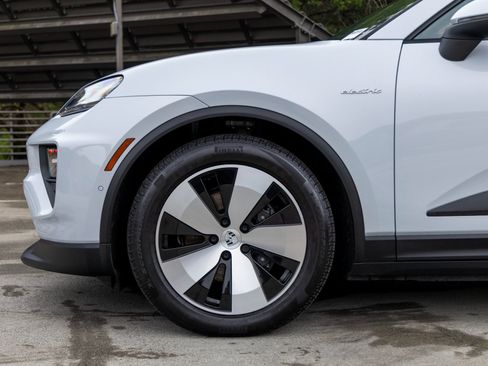 Certified 2024 Porsche Macan 4 Electric image 13