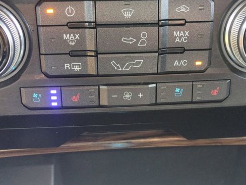 Used 2018 Ford F150 Lariat w/ Equipment Group 502A Luxury image 25