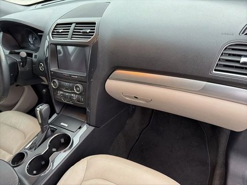 Used 2018 Ford Explorer XLT w/ Equipment Group 202A image 35