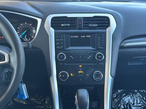 Used 2014 Ford Fusion S image 11