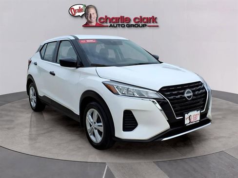 Used 2023 Nissan Kicks S image 7