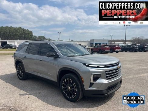 Used 2026 Chevrolet Traverse LT w/ Enhanced Driving Package image 8