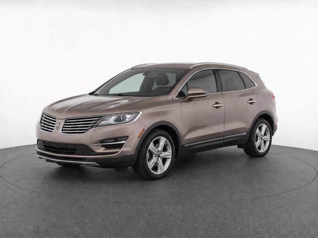 Used 2017 Lincoln MKC Premiere FWD image 2